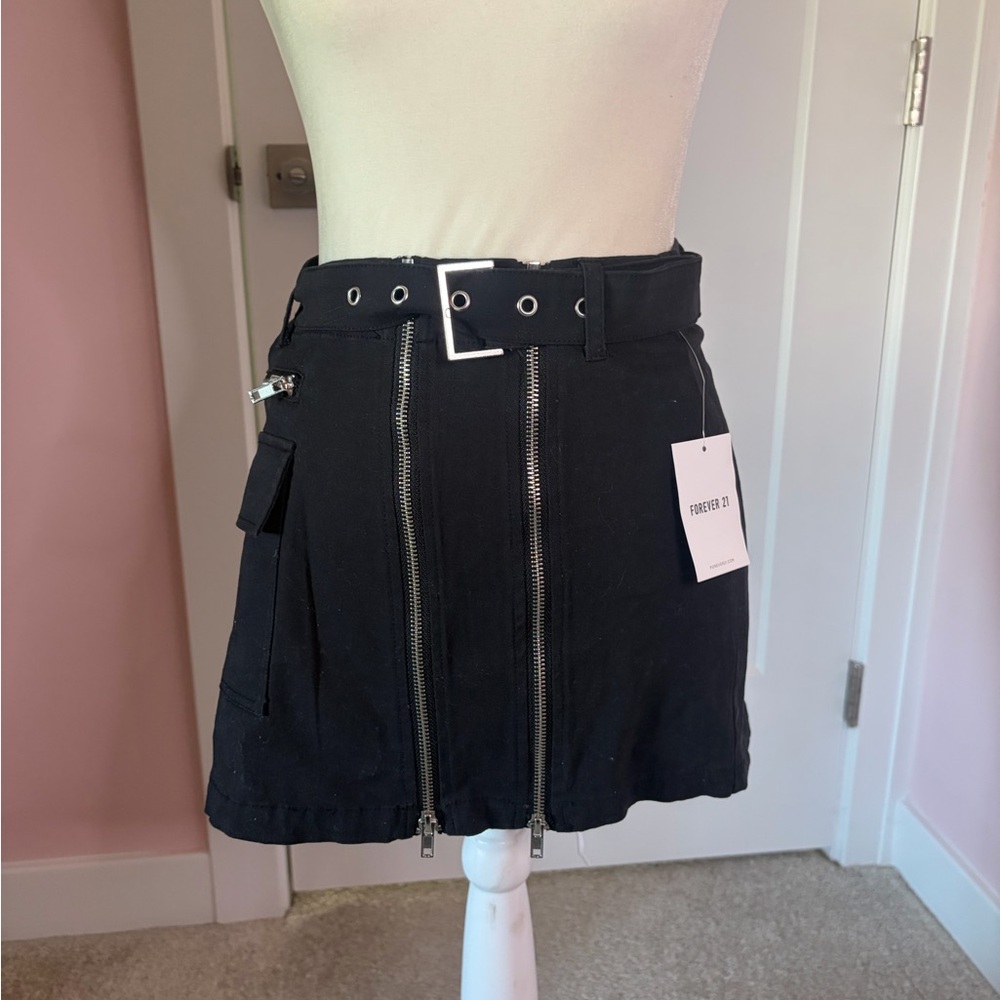 Forever 21 Black Zip-Front Belted Utility Mini Skirt